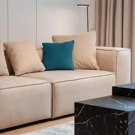 Henry's Appt With A Private 415 - Shared Kitchen Apartman *