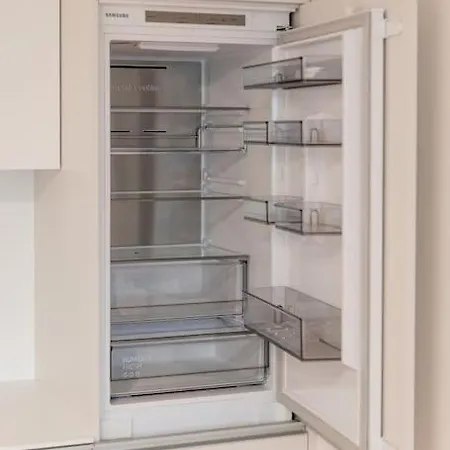 Henry's Appt With A Private 415 - Shared Kitchen Apartman *