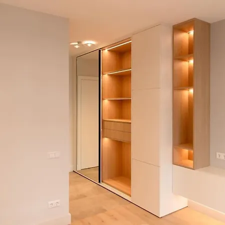 Henry's Appt With A Private 415 - Shared Kitchen Apartman