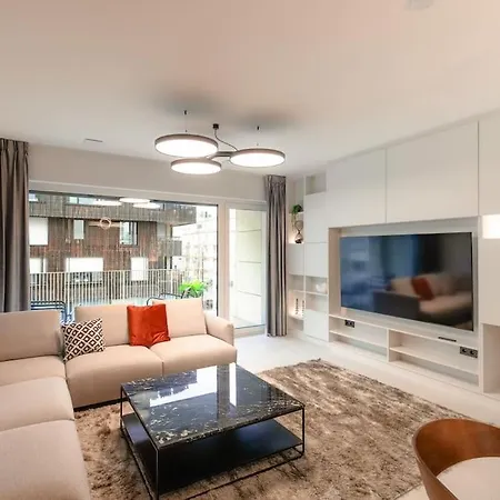 Henry's Appt With A Private 415 - Shared Kitchen Apartman *