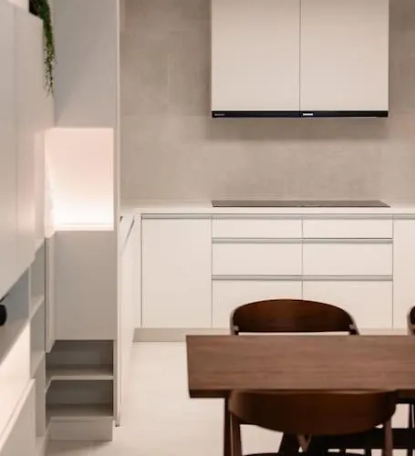 Henry's Appt With A Private 415 - Shared Kitchen