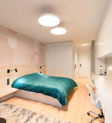 Henry's Appt With A Private 415 - Shared Kitchen Apartman