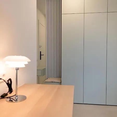 Henry's Appt With A Private 415 - Shared Kitchen Apartment
