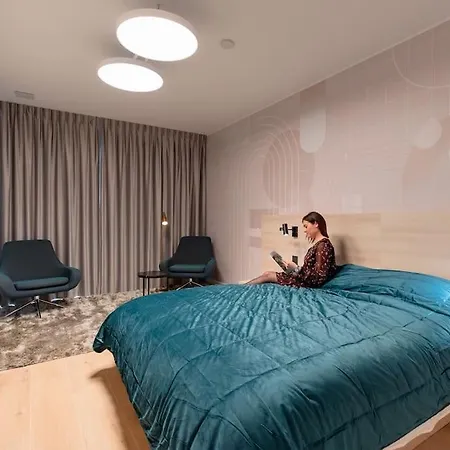 Henry's Appt With A Private 415 - Shared Kitchen Apartment