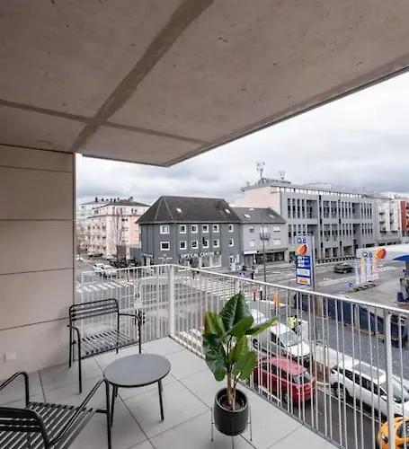 Henry's Appt With A Private 415 - Shared Kitchen *