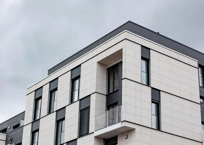 Henry's Appt With A Private 415 - Shared Kitchen *