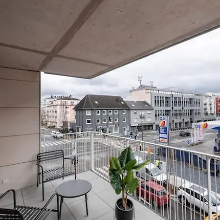 Henry's Appt With A Private 415 - Shared Kitchen *